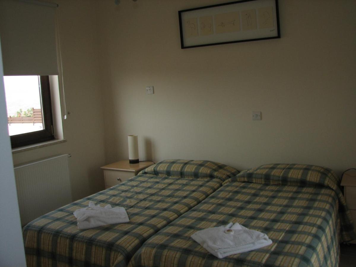 Hill View Hotel Apartments Pissouri Oda fotoğraf